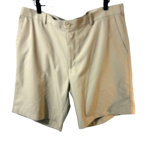 Peter Millar EUC wicking dress shorts in size 38. - Picture 1 of 6